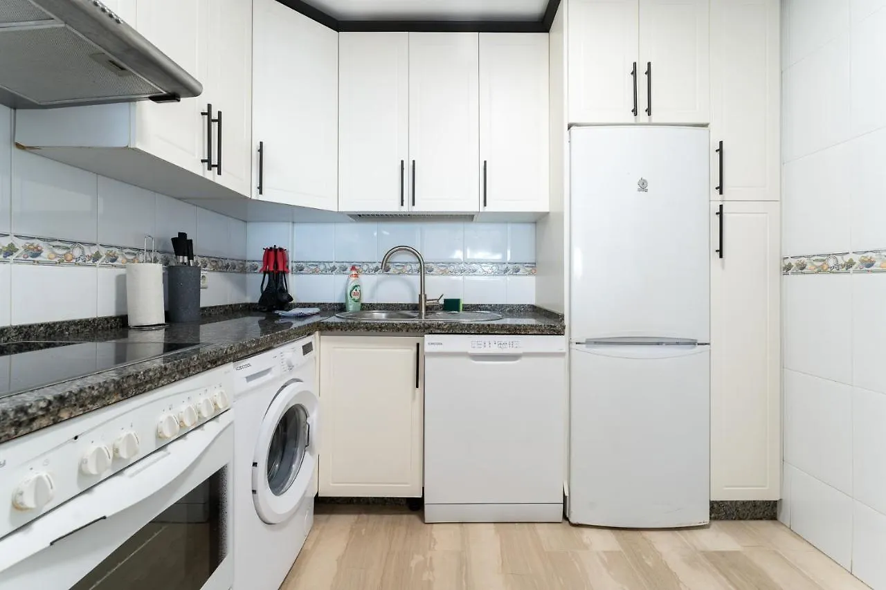 아파트 Superb Location Beachfront , 3 Bed With Terrace 푸엔히롤라 스페인