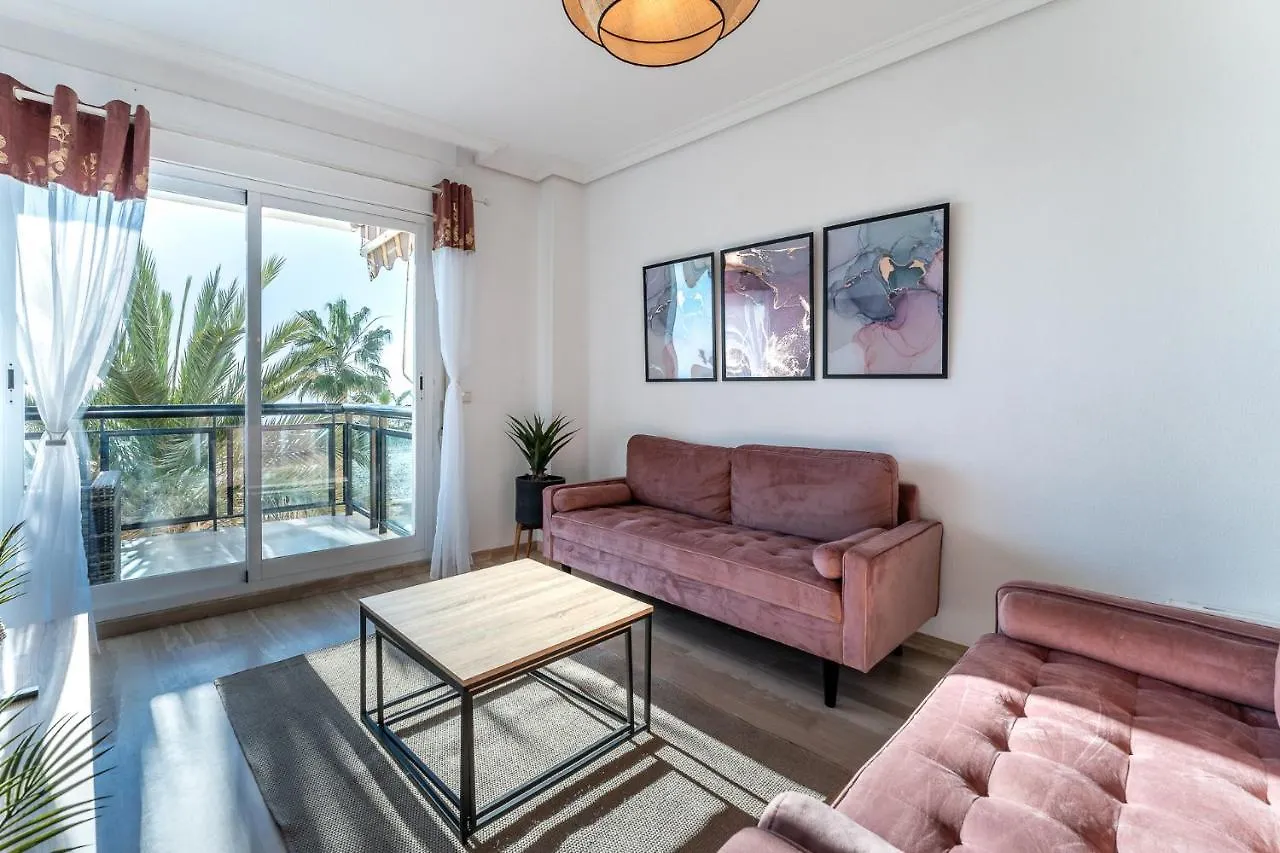 Superb Location Beachfront , 3 Bed With Terrace 푸엔히롤라 스페인