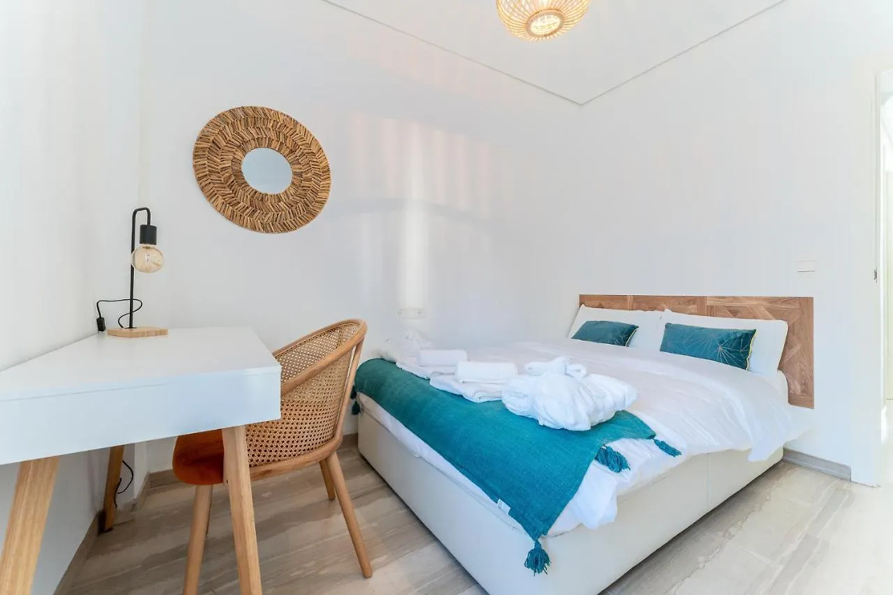 Superb Location Beachfront , 3 Bed With Terrace 푸엔히롤라