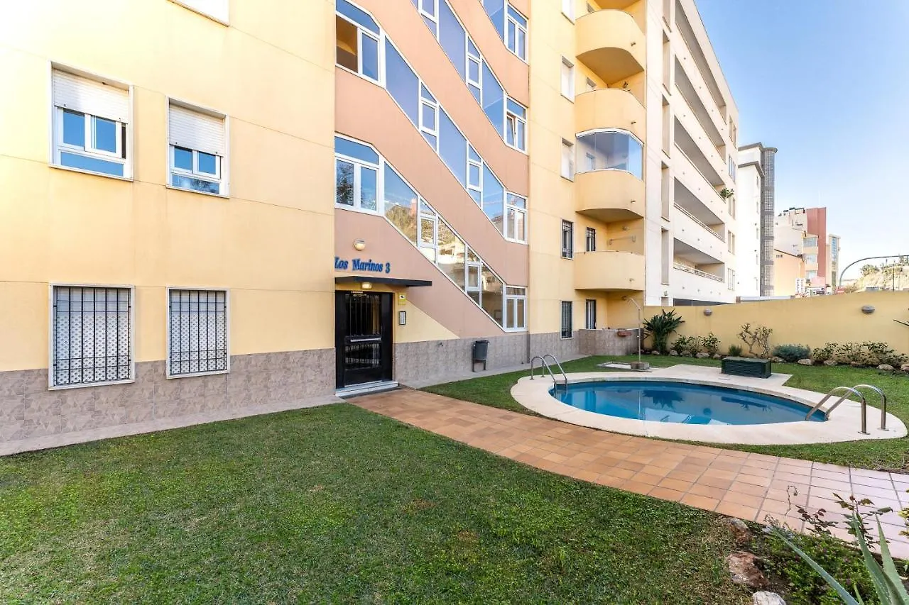 Superb Location Beachfront , 3 Bed With Terrace 푸엔히롤라 아파트